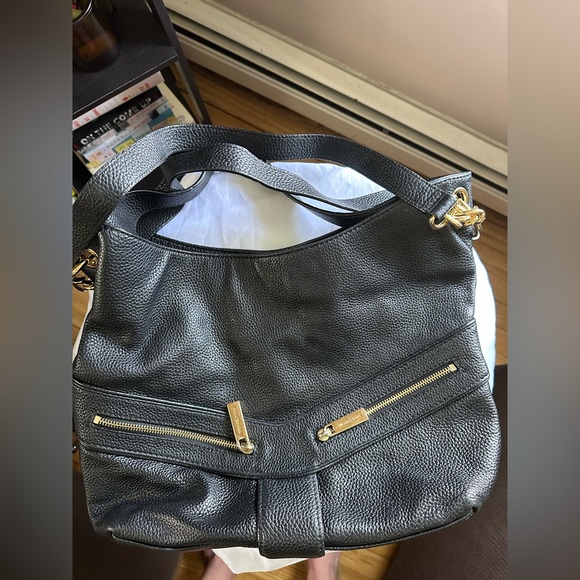 Michael Kors Black Leather Shoulder Bag with Gold Accents - Picture 2 of 7